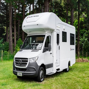 Autocaravana de lujo de primera calidad para viajes al aire libre, diseñada para caminos difíciles con comodidades modernas y construcción duradera. - Product Image 5