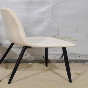 Set di sedie da pranzo con accento moderno 4 pezzi in velluto Beige a forma di cucchiaio sedile in metallo nero gambe laterali da cucina sedie per pranzo - Product Image 2