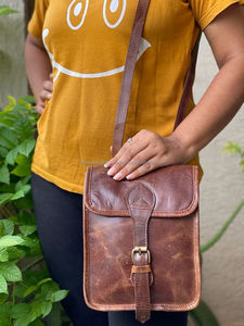 Elegante New Crunch Leather Crossbody Messenger Backpack Bolso de tamaño pequeño - Product Image 5