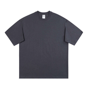 เสื้อยืดผู้ชายคอโอเวอร์ไซส์ แขนสั้น ผ้าคอตตอน 100% หนัก 320 กรัม  ถักด้านหน้า  โลโก้แบบกำหนดเอง  สไตล์สตรีทแวร์ - Product Image 1