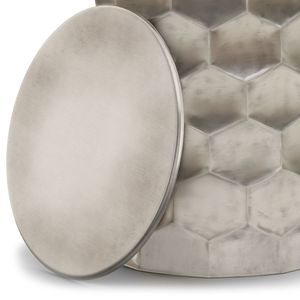 โต๊ะคอนโซลโลหะสีเงินโบราณ Whitney ดีไซน์หรูหราสำหรับวางข้างโซฟา - Product Image 4