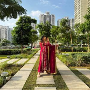 Conjunto de Kurta y Plazzo de Diseño VASTRA COTTAGE en Georgette con Bordado de Lentejuelas y Hilo, Plazzo Cosido y Dupatta, Ideal para Fiestas - Product Image 5