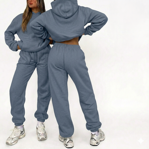 Ensemble sweat à capuche et jogging pour femme – Tenue décontractée et tendance en tissu doux, confortable et respirant – Ensemble deux pièces pour la détente - Product Image 1