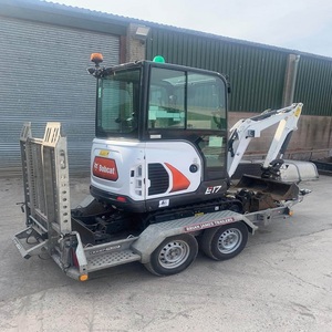 Mini-excavatrice Bobcat E17 efficace avec une construction compacte, un fonctionnement fluide et une performance de godet robuste - Product Image 2