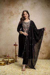 Conjunto de Kurta y Pantalón Bordado Negro para Mujer, Traje Étnico Tradicional, Trabajo con Hilos de Primera Calidad, Ropa para Festivales, Conjunto de Dos Piezas de Diseñador - Product Image 1