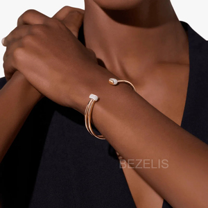 Brazalete Abierto de Doble Alambre con Diamantes de Laboratorio, Oro Amarillo de 18K, Tapas Terminales - Product Image 5