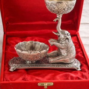 Estatua de Elefante Bohemia de Aluminio Plateado, Paquete de Regalo para Diwali - Product Image 1