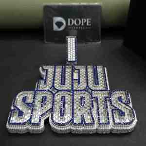 Pendentif personnalisé JUJU SPORTS entièrement serti de diamants bleus en moissanite, en argent sterling, pour homme - Product Image 6