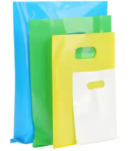Sacs de courses en plastique LDPE colorés découpés sur mesure avec logo personnalisé - Product Image 1