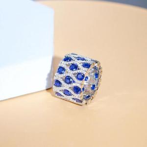 Bague géométrique en forme de X plaquée or blanc avec zircon cubique rouge rond pour femme, alliance de mariage, produit artisanal en gros - Product Image 3