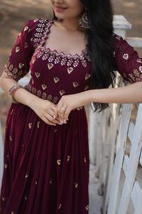 Robe Anarkali longue brodée bordeaux pour femme, tenue traditionnelle indienne et pakistanaise pour mariage, en polyester, coupe ample, toutes saisons - Product Image 3