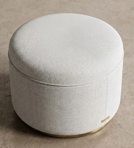 Pouf rond Aurelio Ottoman scandinave Mikkeli blanc 600 mm avec base en laiton, tabouret de luxe en contreplaqué pour salon et chambre à coucher - Product Image 2