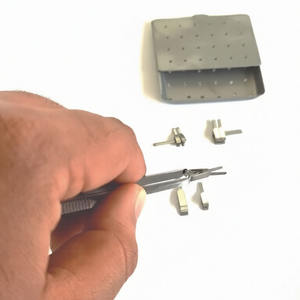 Juego de micropinzas Acland para microcirugía con caja y aplicador de pinzas - Product Image 3