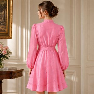 Robes longues vintage pour femmes, imprimées numériquement, à col montant, ornées de strass, avec ruban à la taille et manches lanternes, fabriquées au Vietnam - Product Image 3