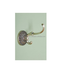 Crochets muraux en laiton finition antique, rehaussant le décor de style campagnard, placards, couloirs, salles de bain, quincaillerie de qualité durable, montage - Product Image 4