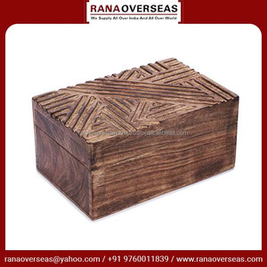 Élégance Boîte à bijoux en bois sculptée à la main Organisateur de stockage de souvenirs pour femmes disponible en plusieurs tailles - Product Image 4