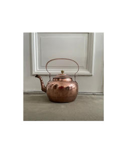 Tetera de cobre puro martillado para cocina rústica con acabado antiguo, ideal para servir a los invitados con estilo - Product Image 4