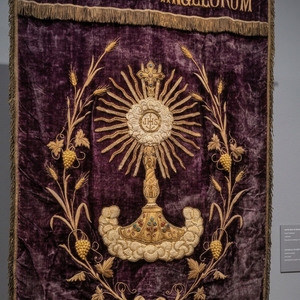Velvet Embroidery Banner Monstrance Floral Trim Custom Design Maroon Purple <b>Sew</b>-On Fabric <b>Badge</b> Classical Style Garment - Product Image 4