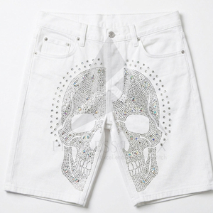 กางเกงยีนส์ขาสั้นประดับคริสตัลหรูหราสำหรับผู้ชาย สไตล์สตรีทแฟชั่น Process Impex - Product Image 1