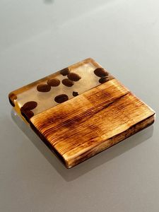 Ensemble de sous-verres carrés en bois et résine écologiques avec finition naturelle, antidérapants, design moderne, faits à la main, épaisseur 8 mm - Product Image 6