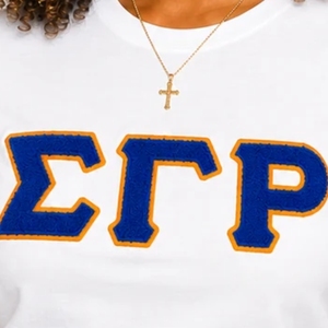 T-shirt graphique en chenille SGRHO blanc pour femme, décontracté, à manches courtes, col rond, haut tendance, style streetwear Sorority grecque - Product Image 4