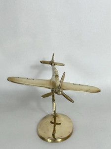 Modèle d'avion Art Déco vintage en aluminium, artisanal, figurine décorative en métal de haute qualité pour la décoration intérieure - Product Image 4