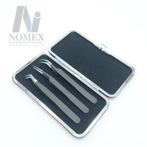 Ensemble de pinces à cils noires avec des pointes polies, pinces à cils en acier inoxydable à prix de vente d'usine - Product Image 1