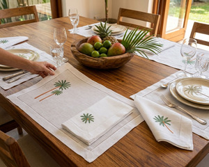 Juego de Manteles Individuales y Servilletas de Lino Bordado con Diseño de Palmeras, Manteles Individuales Cuadrados de Lino Reutilizables, Decoración Mediterránea para el Hogar - Product Image 5
