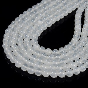 Cuentas Redondas de Calcita Blanca de Rare Gems Factory, Hebras de Cuentas Redondas de Piedra de 15.5 Pulgadas - Product Image 5