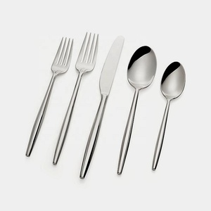 Ensemble de couverts de haute qualité en acier inoxydable, finition argentée, avec chaîne recyclable, poignée faite à la main - Product Image 3
