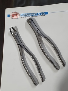 SURGIMPEX FIG 17 Pinzas de Extracción Dentales Ergonómicas de 3 Mandíbulas de Acero Inoxidable con Dientes Moleteados, Certificación CE, para Extracción Manual Quirúrgica Dental - Product Image 1