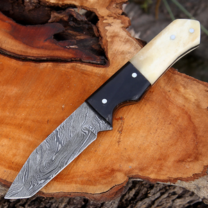 Cuchillo de Caza Personalizable de Acero Inoxidable con Cómodo Cuchillo Curvo Hecho a Mano con Mango de Hueso y Funda de Cuero - Product Image 4