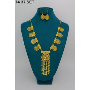 Geometric Pattern Trendy Alloy Choker Set Women's Engagement Anniversary <b>Gift</b> Dubai Gold Plated Jewelry Set Dubai Special Set - Product Image 1