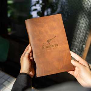 Porte-menu en cuir véritable personnalisé B2B, protection robuste, restaurant et hôtel, luxe moderne, décontracté, multifonction, LMC-0109 - Product Image 4