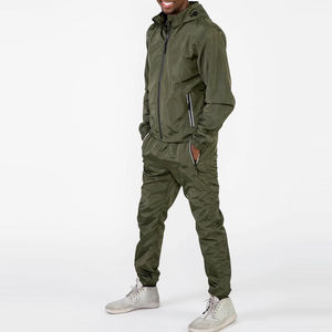 Conjunto de Chaqueta y Pantalones Cortos Deportivos Personalizados 2026 para Hombre y Mujer, Chaqueta Cortavientos de Poliéster con Cierre Completo y Pantalones Cortos de Nylon - Product Image 6