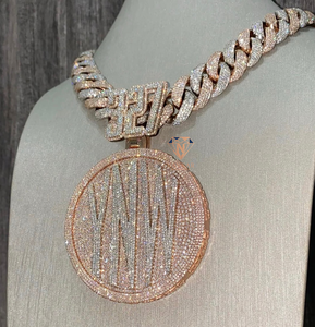 ZAWO HOUSE Colgante de Plata 925 Bañado en Oro con Diseño de Cruz y Moissanita VVS1, Estilo Hiphop Unisex para Uso Diario - Product Image 4