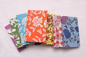 Cuaderno con Cubierta de Tela con Estampado Floral – Diario Floral Hecho a Mano – Cuaderno para Regalos, Escritura y Decoración del Hogar - Product Image 3