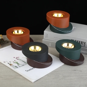 Quemador de incienso ArabesqueLuxe, hecho a mano en madera y cuero, con elegante arte árabe multicolor para Oud y productos de lujo. - Product Image 1