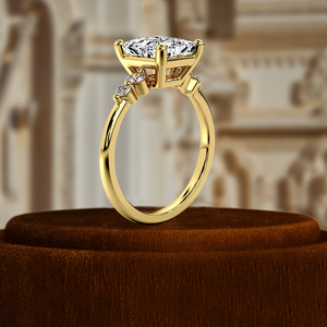 Anillo de Compromiso Minimalista de Oro Rosa de 14K con Diamante Cultivado en Laboratorio Certificado por IGI de 1.5Ct, Corte Princesa, Tres Piedras, Regalo de Boda - Product Image 1