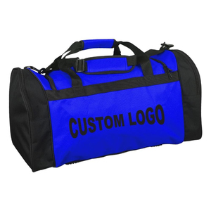 Sac de sport et de gym en polyester imperméable avec logo personnalisé, compartiments pour chaussures et articles mouillés - Product Image 4