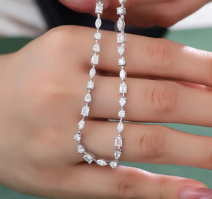 Collier chaîne en argent sterling 925 avec diamants moissanite de formes variées, idéal pour un cadeau d'anniversaire - Product Image 1