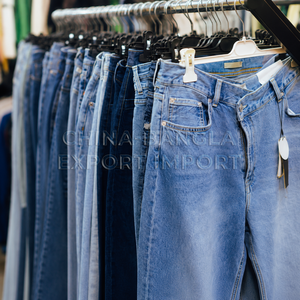 Pantalones vaqueros jogger de mezclilla azul desgastado para hombre, talla 29-40, largo regular, con bajo MOQ, stock excedente de 5.8 dólares - Product Image 5