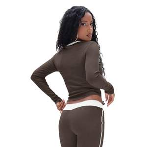 Chemise Henley à manches longues en coton gaufré de qualité supérieure pour femmes, coupe ajustée, décontractée, 100% coton, personnalisable, écologique, haut court Henley pour femmes - Product Image 2