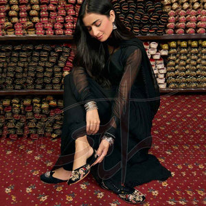 Vente Flash : Khussa Femme en Velours, Semelle Antidérapante de Haute Qualité, Faite à la Main, Prix Abordable, Quantité en Gros - Product Image 3