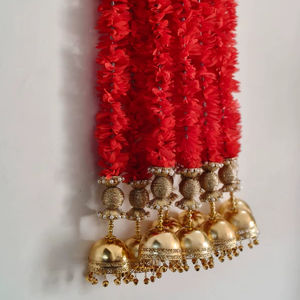 Guirnalda de Flores de Jazmín con Bola y Cúpula, Ghungroo, para Bodas, Inauguración de Casas, Langavoni, Mangalasnanam, Seemantham, Decoración Festiva - Product Image 1