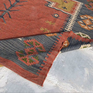 พรมคิลิมทอมือจากขนสัตว์และปอกระเจา – พรมลายเรขาคณิตแบบทอเรียบ เป็นมิตรกับสิ่งแวดล้อม เหมาะสำหรับห้องนั่งเล่น ห้องครัว ทางเดิน และตกแต่งบ้าน - Product Image 1