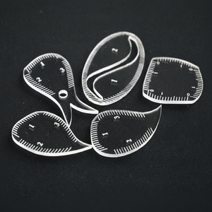 Regla de Mapeo de Cejas de Acrílico Transparente con Marcas de Medición, 5 Plantillas con Herramienta de Belleza para Dar Forma a las Cejas de Forma Simétrica - Product Image 1