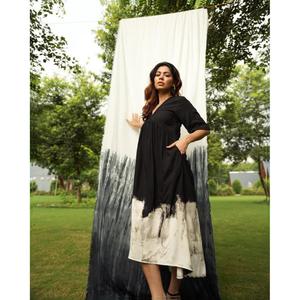Robe longue décontractée et élégante pour femme, col en V, manches évasées, tie-dye dégradé, taille naturelle, idéale pour l'été - Product Image 2