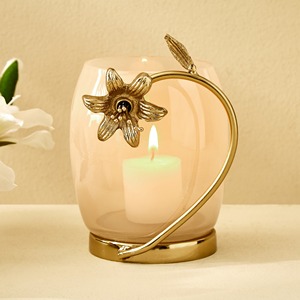 Portavelas Estético de Metal y Vidrio con Detalles Florales, Perfecto para Decoración del Hogar, Sala de Estar, Cafetería, Uso en Mesa, Frascos - Product Image 6