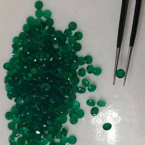 Ónix Verde Natural de 4MM, Corte Brillante Redondo, Gema Suelta de la Mejor Calidad para Joyería, Gemas de Red Mountain en su Origen - Product Image 4